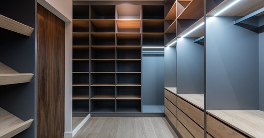 From Cluttered to Chic: Boca Raton's Top Walk-In Closet Design Ideas!