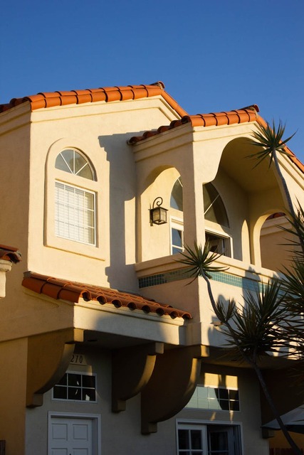 Curb Appeal Boost: Fresh Exterior Painting and Siding Ideas for Boca Raton Homes