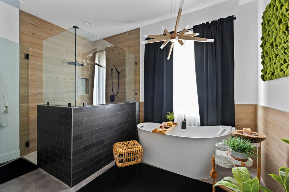 Revamp Your Outdated Bathroom with Expert Contractor Services!