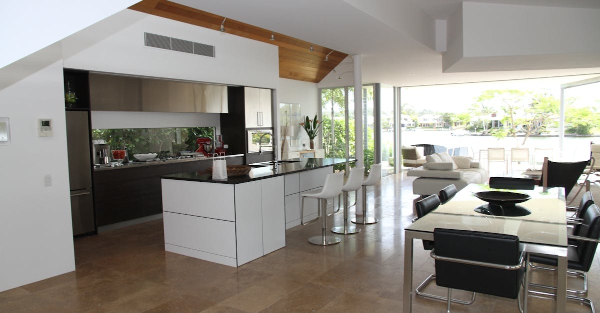 7 Must-Have Features for a Modern Florida Kitchen